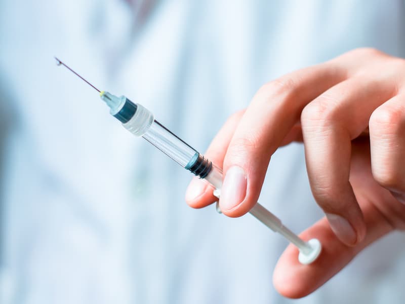 Deca Durabolin Injection: Uses and Side Effects