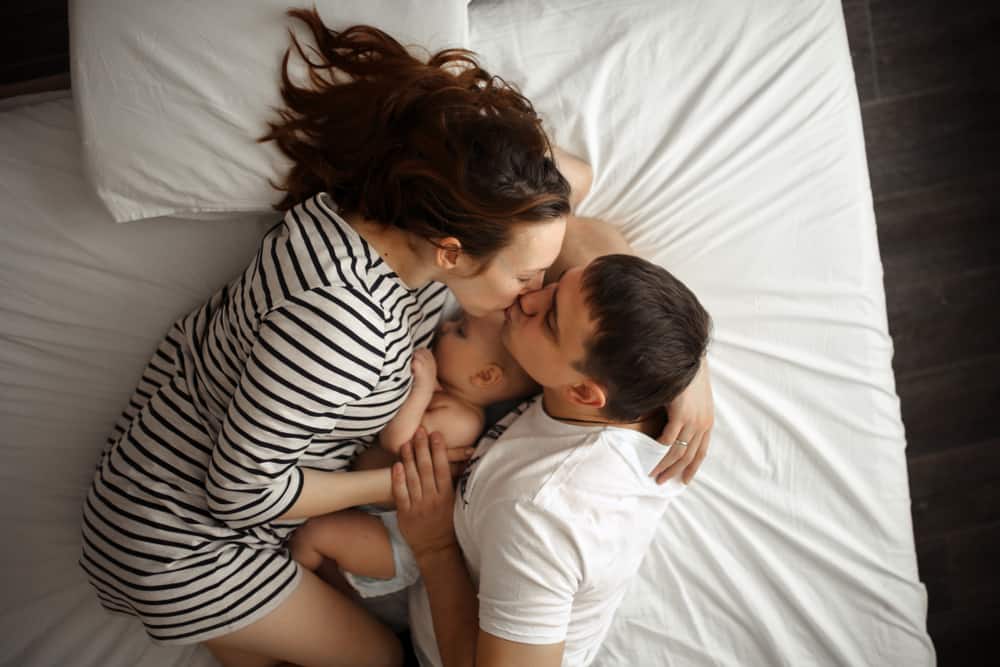स्तनपान के दौरान सेक्स लाइफ में खत्म हो रहा है इंटरेस्ट! अपनाएं ये टिप्स