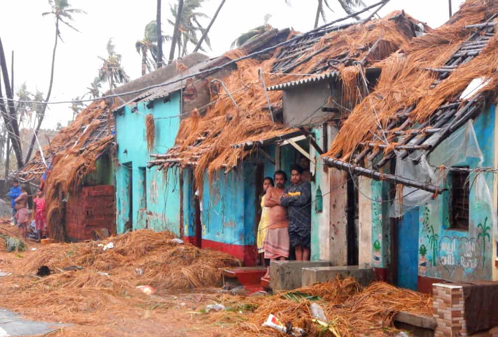 मुंबई में साइक्लोन ने दी दस्तक, कोरोनाकाल में कैसे रखें सेहत का ख्याल?