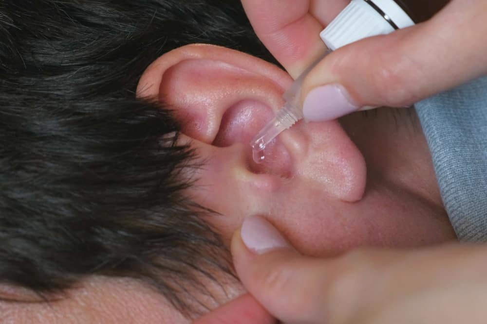 Candibiotic Plus Ear Drop: कैंडीबायोटिक प्लस इयर ड्रॉप क्या है? जानिए इसके उपयोग और साइड इफेक्ट्स