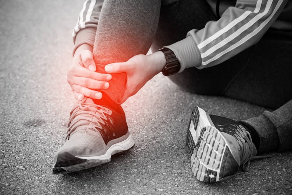 Sprain : मोच क्या है? जानें इसके कारण, लक्षण और उपाय