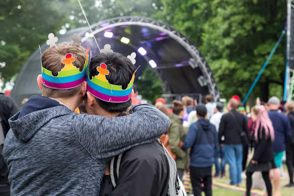 बायसेक्सुअल के बारे में जाने हर जरूरी बात, यह कैसे हैं गे और लेस्बियन से अलग