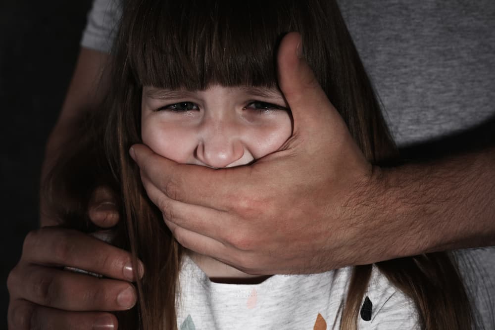 Pedophilia : पीडोफिलिया है एक गंभीर मानसिक बीमारी, कहीं आप भी तो नहीं है इसके शिकार