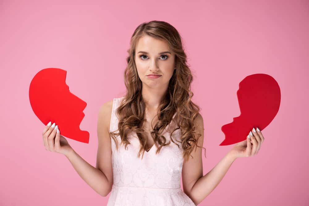 Quiz: लव लाइफ में रोड़ा बन सकती है डेटिंग एंजायटी, क्विज को खेलकर जानिए इसके लक्षण