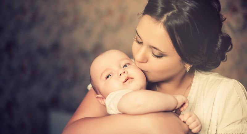 गर्मियों में बच्चों की देखभाल कैसे करें: ये टिप्स आपकी करेंगे मदद