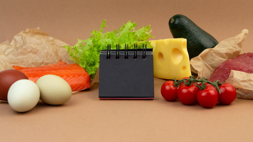 कीटो डायट और इंटरमिटेंट फास्टिंग: दोनों है फायदेमंद, लेकिन वजन घटाने के लिए कौन है बेहतर?