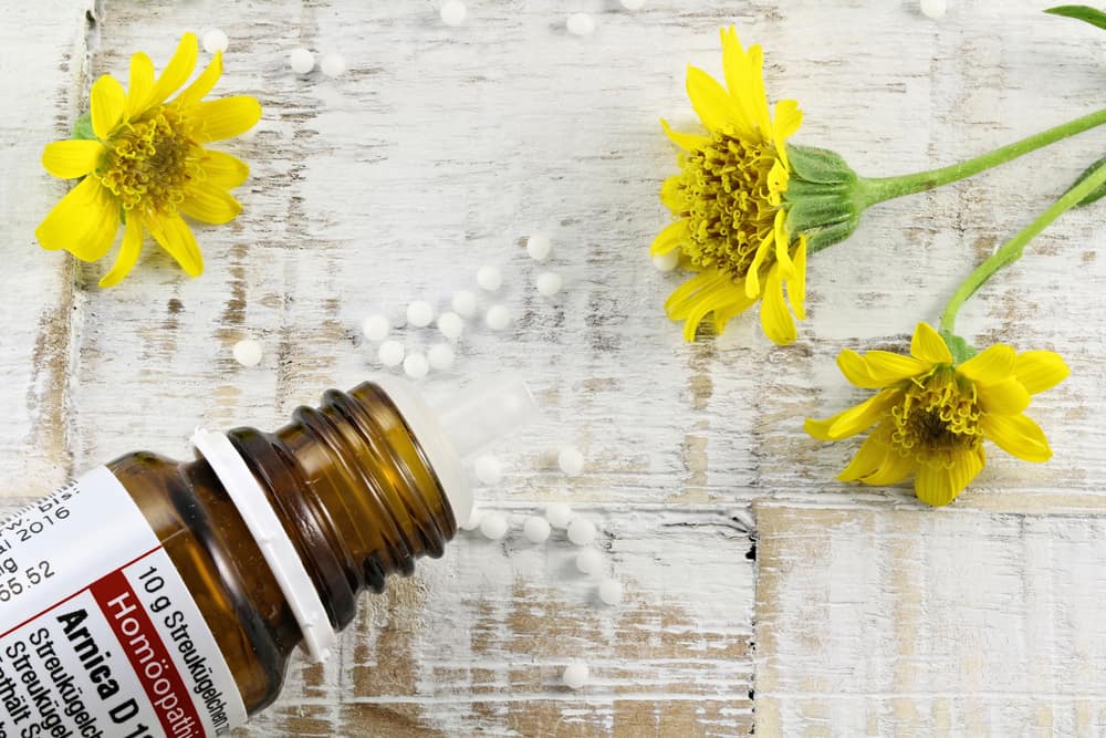 Arnica : मांसपेशियों की सूजन को दूर करने के लिए असरदार है ये होम्योपैथिक दवा