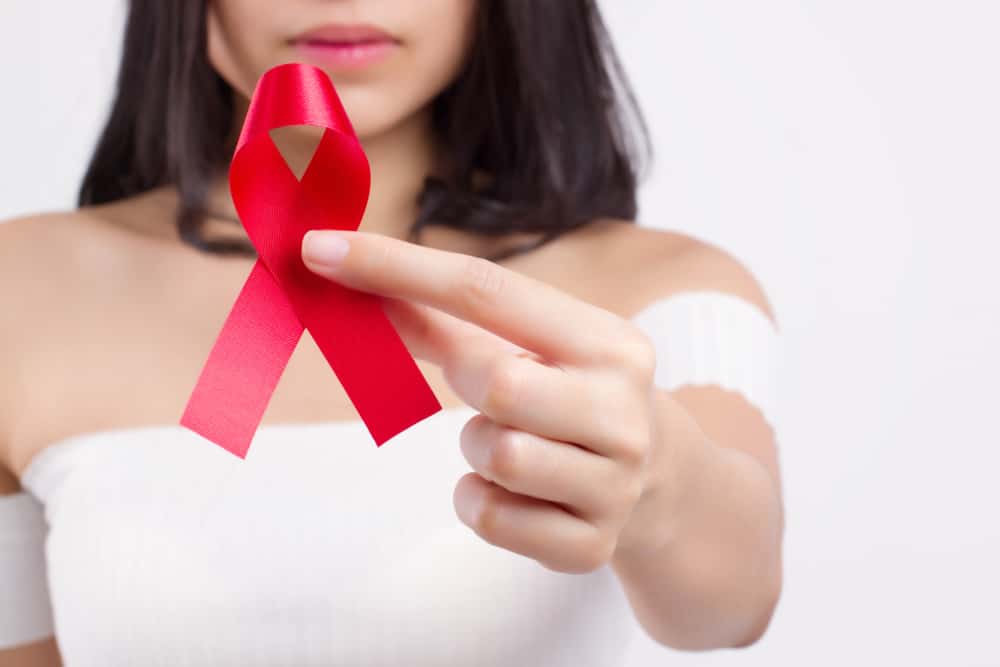 महिलाओं में एचआईवी इंफेक्शन होने पर दिखाई देते हैं ये 6 संकेत, इग्नोर करना हो सकता है जानलेवा