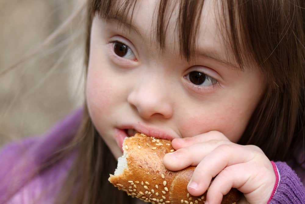 आज ही नोट कर लें ये डाउन सिंड्रोम ईटिंग टिप्स, क्या पता ये आपका काम आसान बना दे! 