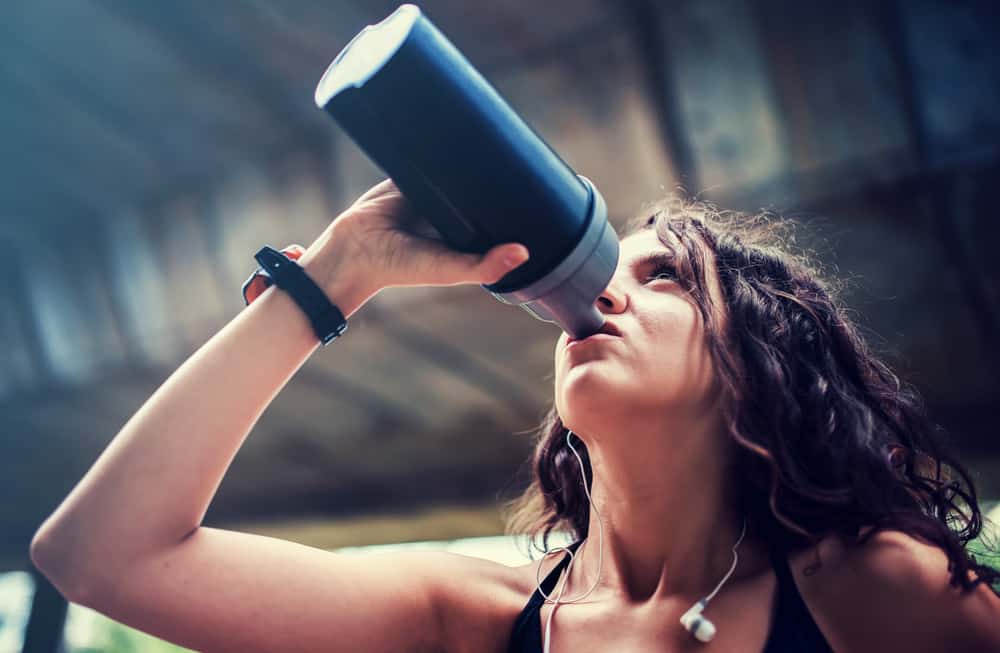 बेस्ट 7 स्पोर्ट्स ड्रिंक्स: एनर्जी देने के साथ ही करेंगी इलेक्ट्रोलाइट्स की कमी को पूरी