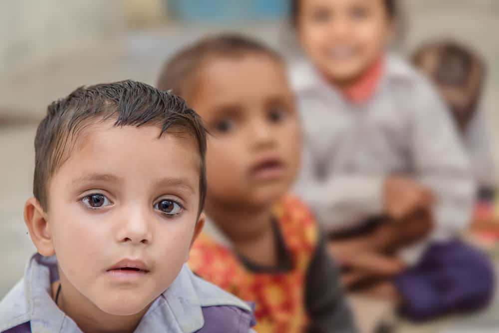 जानिए, स्कूल जाने वाले बच्चों के जीवन में कितने महत्वपूर्ण हैं उनके माता-पिता