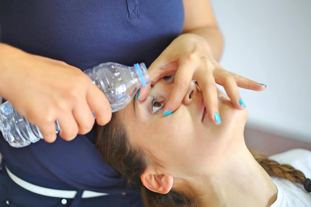 आंख में इंजरी होने पर ऐसे करें फर्स्ट एड ट्रीटमेंट