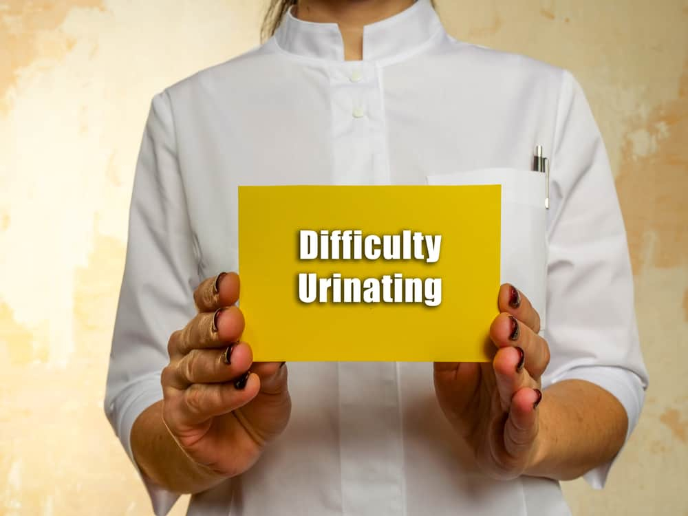 यूरिनरी हेसिटेंसी : केवल पुरुषों में ही नहीं, बल्कि महिलाओं में भी सामान्य है यह बीमारी