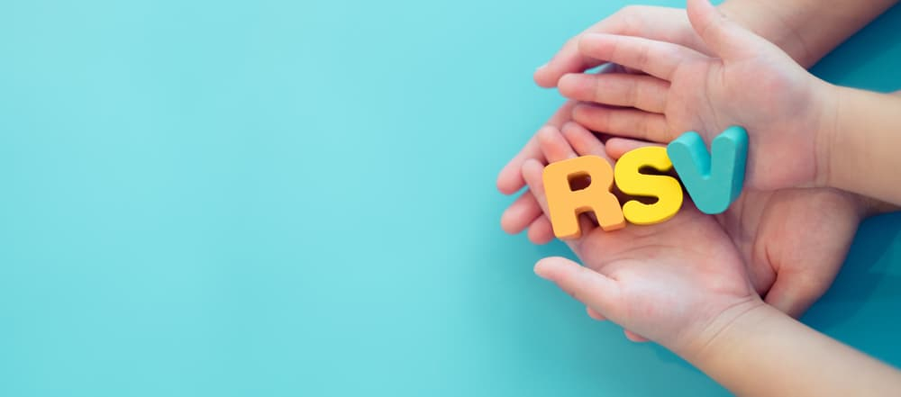 शिशुओं में रेस्पिरेटरी सिंसिशल वायरस (RSV) : सामान्य सर्दी-जुकाम समझने की न करें गलती!