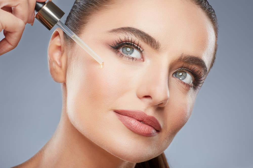 स्किन प्रॉब्लम्स से छुटकारे के लिए क्या आपने कभी यूज किया है फेस ऑयल?