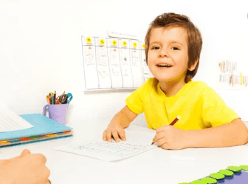 बच्चों के लिए एबीए थेरिपी कैसे करती है काम, क्या ये बच्चों के व्यवहार में लाती है बदलाव?