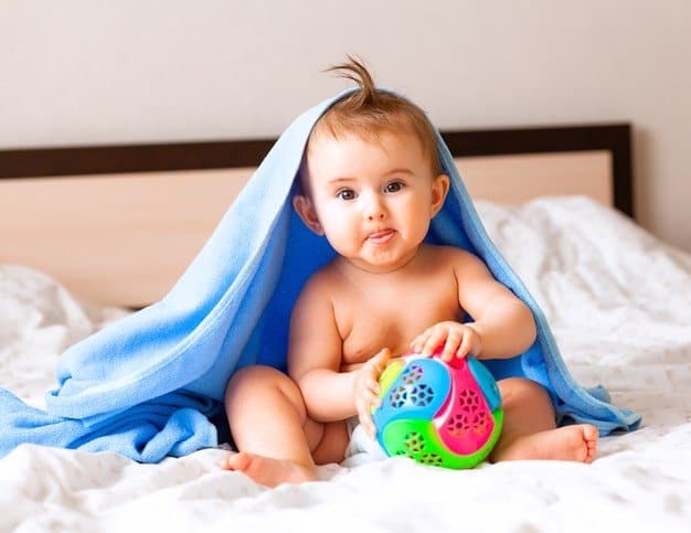 इन 8 एक्टिविटीज से छह महीने के शिशु के विकास में मिल सकती है मदद!