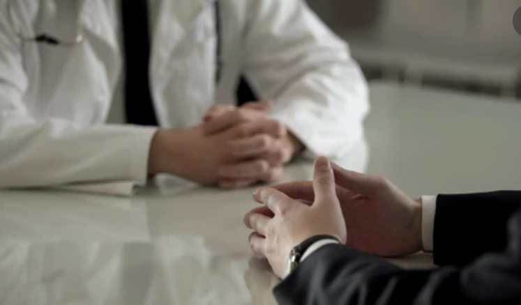 इरेक्टाइल डिस्फंक्शन (Erectile dysfunction)  और अनियमित हार्टबीट का आखिर क्या है संबंध?