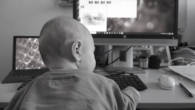 Babyproofing: घर को कैसे बनाएं बेबीप्रूफ, ताकि आपके नन्हें को न पहुंचे चोट!
