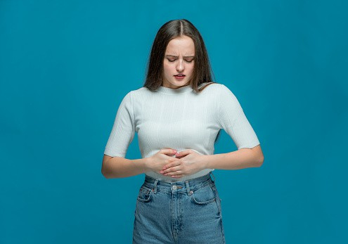 Abdominal Strain: एब्डॉमिनल स्ट्रेन क्या है? एब्डॉमिनल स्ट्रेन के लक्षण, कारण और इलाज को समझें यहां!