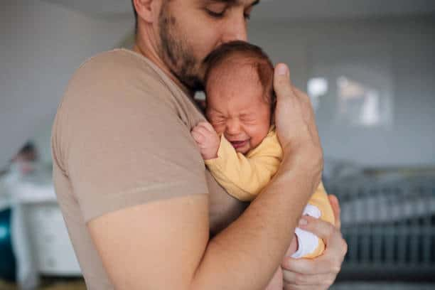 Cry It Out Method Of Sleep Training: जानिए स्लीप ट्रेनिंग के लिए क्राई इट आउट मेथड के फायदे और नुकसान!