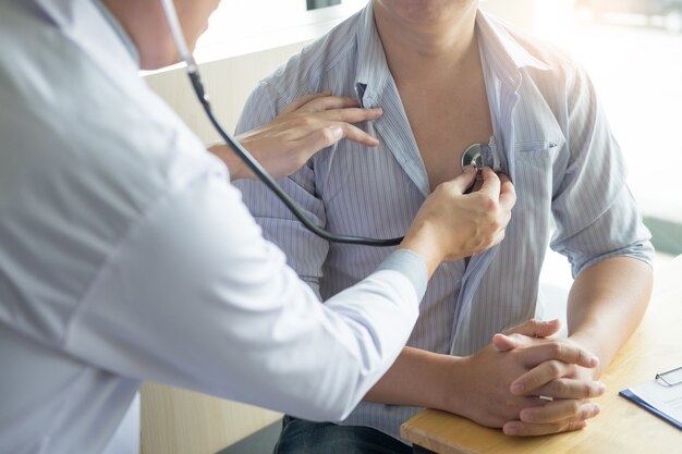 क्या एंग्जायटी बन सकती है हार्ट पल्पिटेशन्स की वजह?