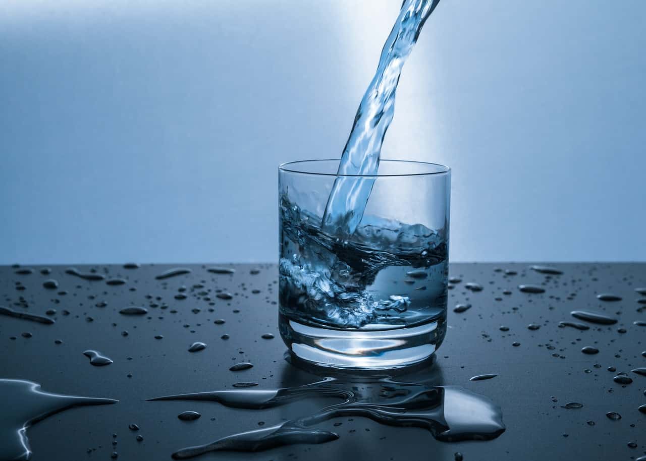 Drinking Water In The Morning: सुबह पानी पीना क्या होता है हेल्थ के लिए अच्छा?
