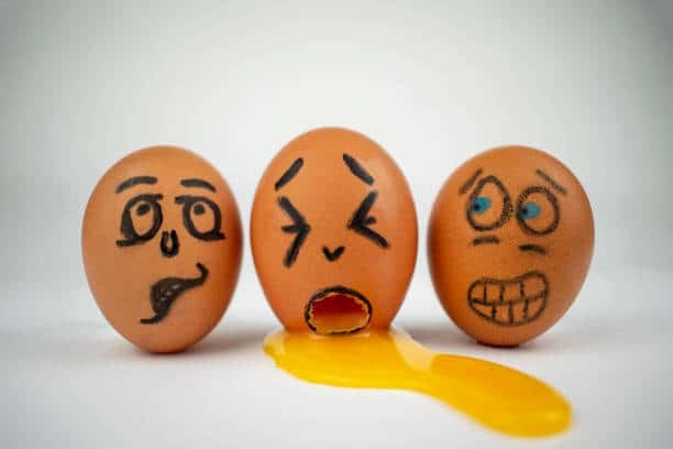 Color of vomit: कहीं आप तो नहीं हैं किसी गंभीर समस्या का शिकार, वोमिट के रंग से चल सकता है इसका पता!