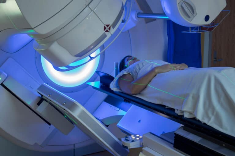 कैंसर के लिए स्टीरियोटैक्टिक बॉडी रेडियोथेरिपी (Stereotactic body radiotherapy) क्यों दी जाती है?