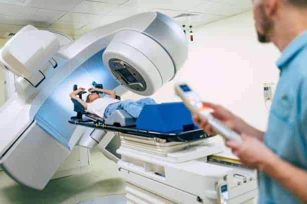 लिवर कैंसर में रेडिएशन थेरिपी (Radiation therapy in liver cancer) कब दी जाती है जानिए