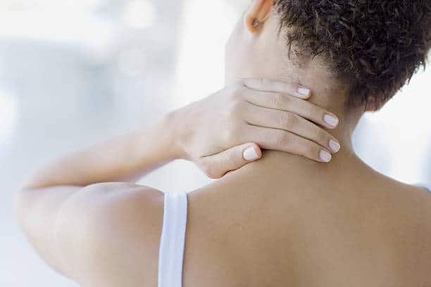 गर्दन में गिल्टी होना (Lump on back of Neck) : जानिए गर्दन के पीछे गांठ होने के कारण
